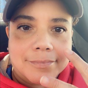 Meet your Posher, Raquel